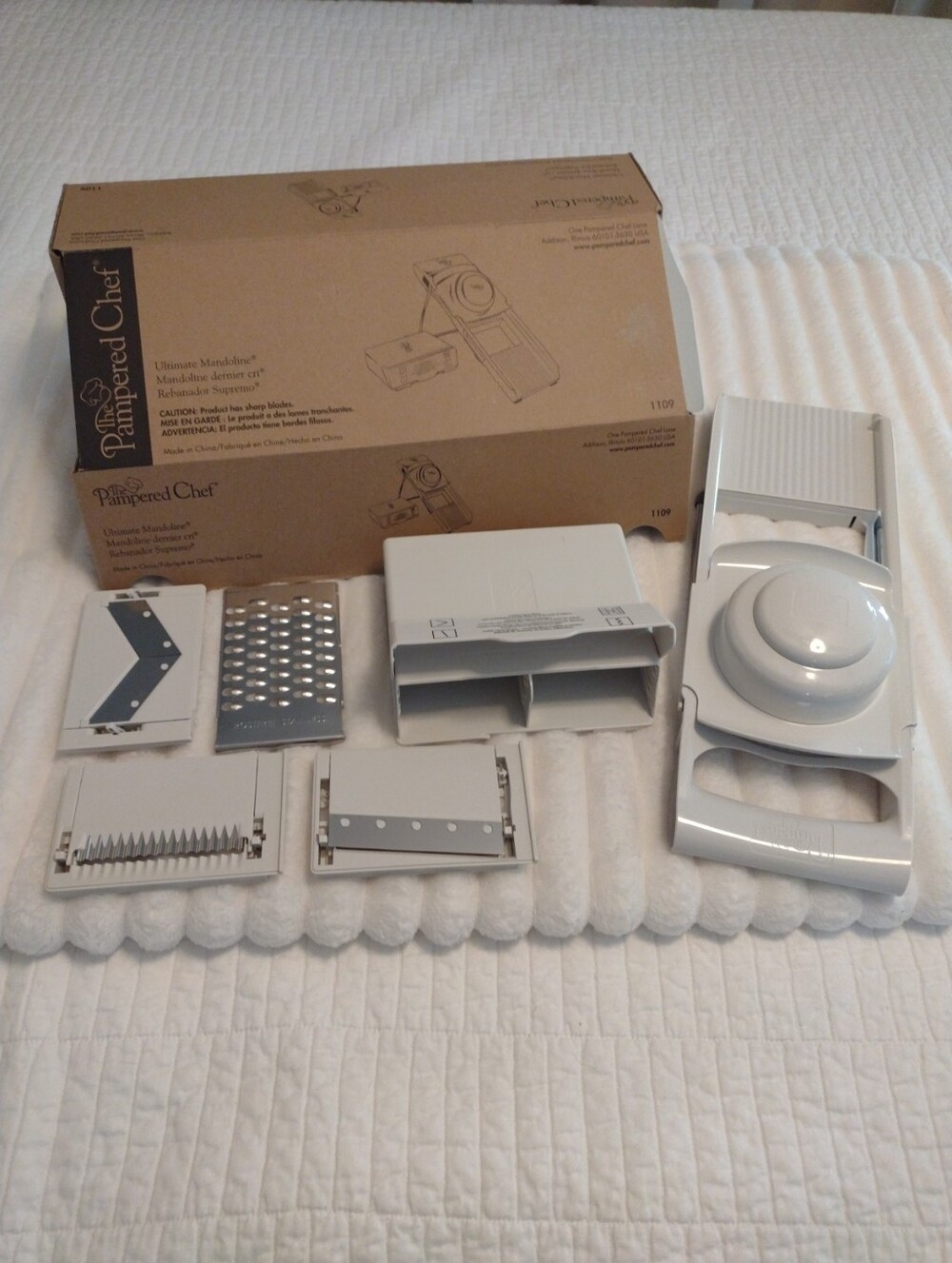 New Pampered Chef Ultimate Mandoline Vegetable Slicer 1109 Open Box Four Blades
